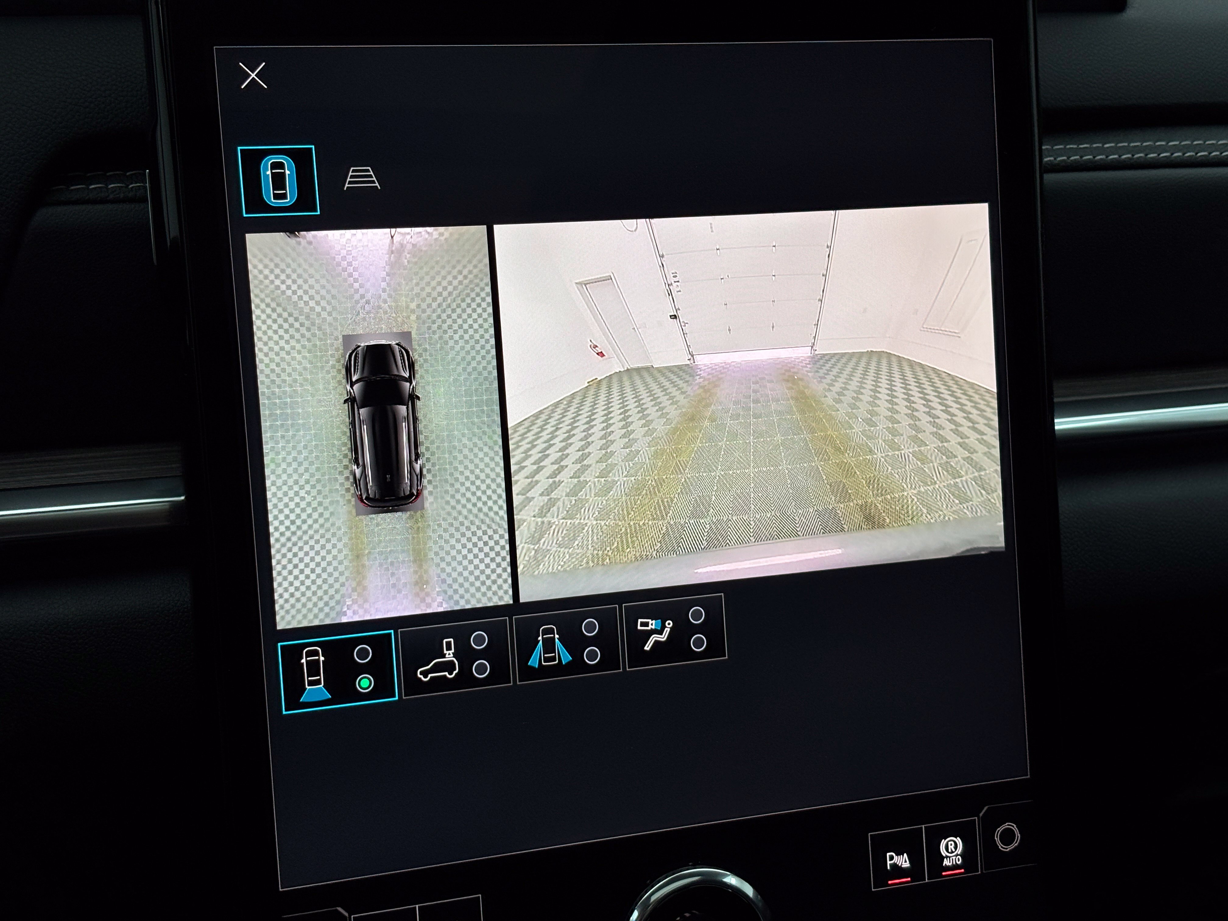 New 2027 GMC Terrain Denali w/ LPO, Floor Liner Package AWD/4WD image 4
