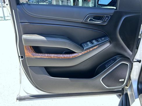 Certified 2019 Chevrolet Suburban Premier AWD/4WD image 9