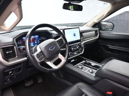 Used 2024 Ford Expedition XLT AWD/4WD image 13