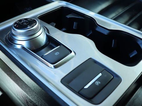 Used 2024 Ford Edge SEL image 54