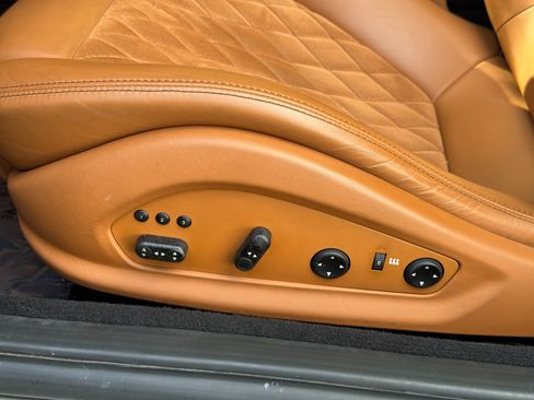 Used 2011 Ferrari California RWD image 32