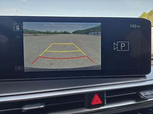 Used 2025 Kia Sorento LX FWD image 7
