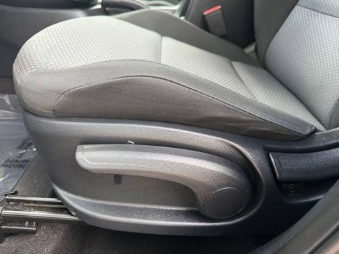 Used 2024 Kia Soul LX w/ Option Group 015 FWD image 17