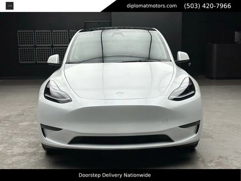 Used 2023 Tesla Model Y Long Range image 10