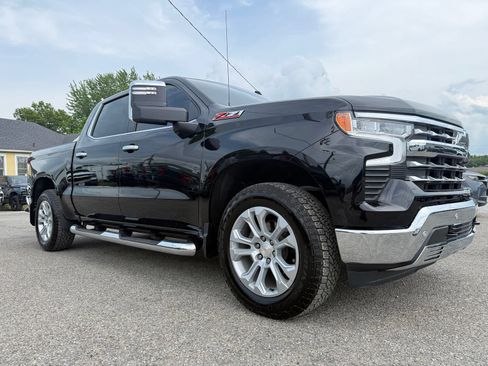 Used 2025 Chevrolet Silverado 1500 LTZ w/ LTZ Premium Package AWD/4WD image 11