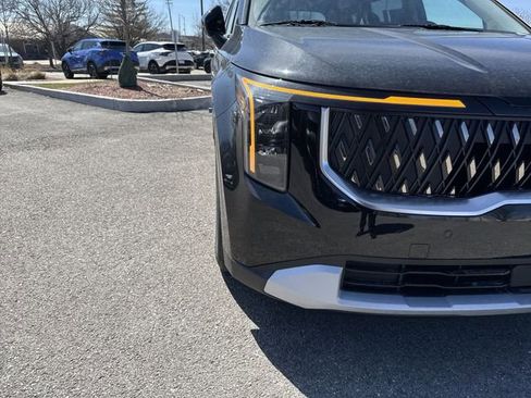 New 2026 Kia Carnival FWD image 28