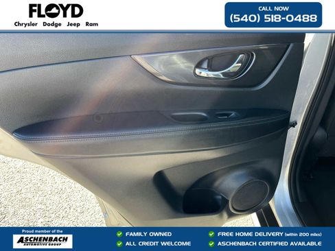 Used 2019 Nissan Rogue SV image 22