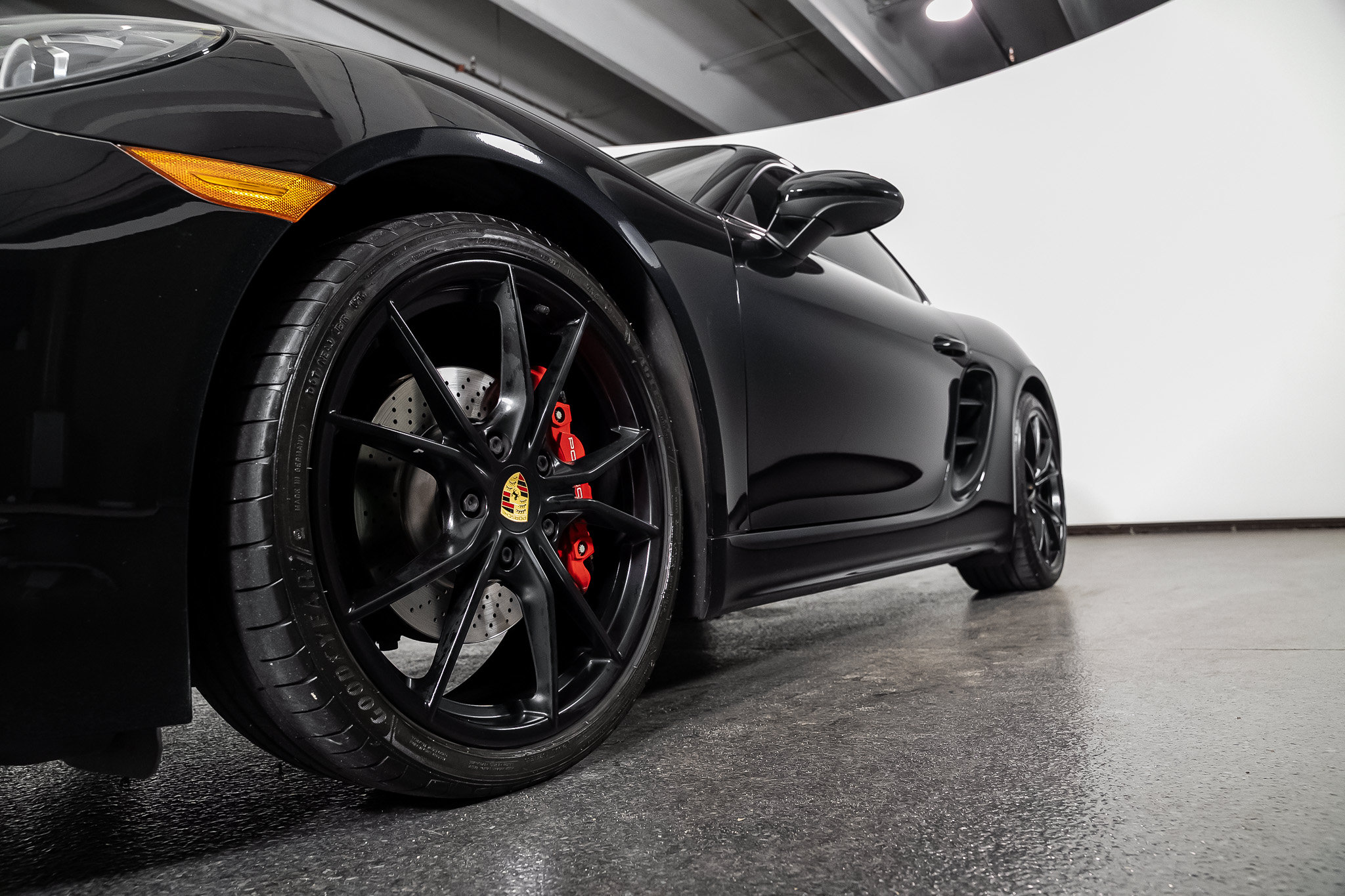 Used 2018 Porsche 718 Cayman S RWD image 17