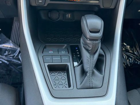 Certified 2023 Toyota RAV4 LE FWD image 22