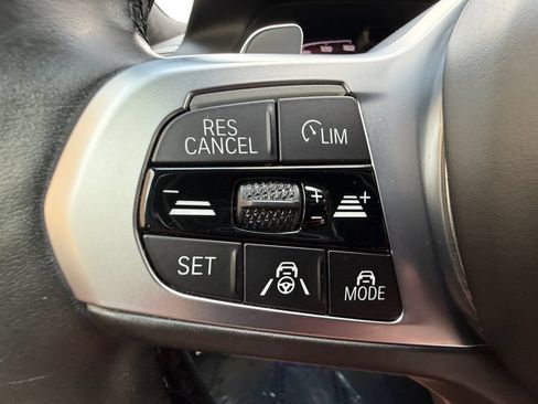 Used 2020 BMW X7 M50i w/ Dynamic Handling Package AWD/4WD image 24