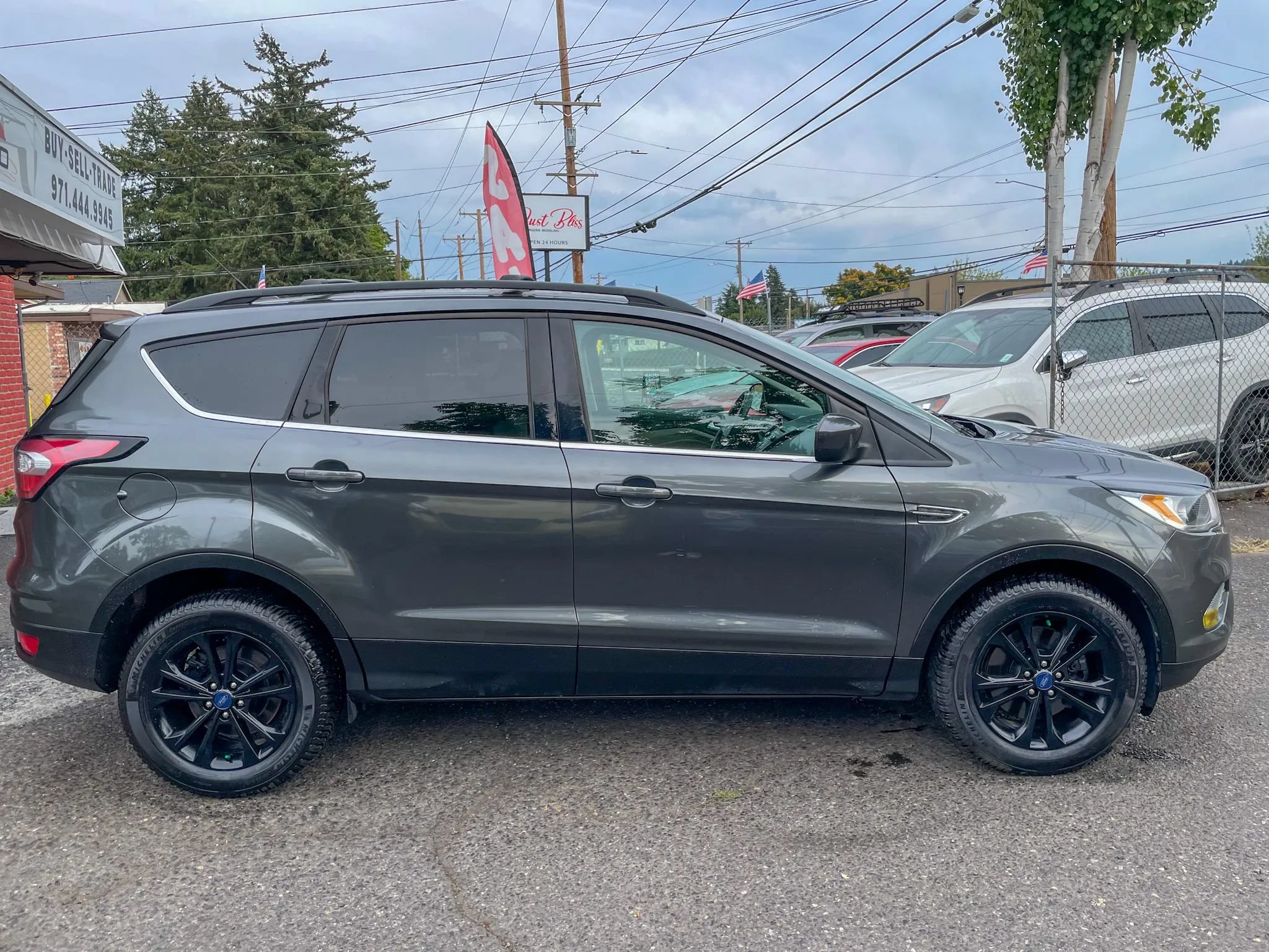 Used 2017 Ford Escape SE AWD/4WD image 8