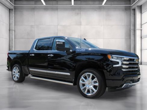 Used 2026 Chevrolet Silverado 1500 High Country w/ High Country Premium Package AWD/4WD image 1