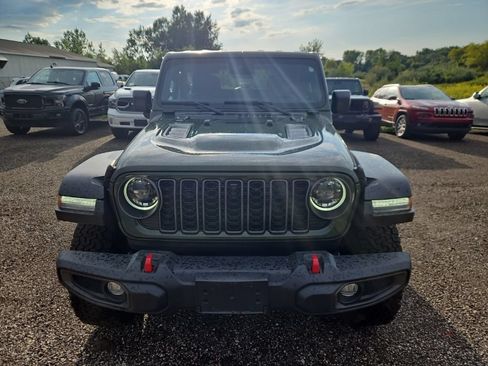 Used 2024 Jeep Wrangler Rubicon w/ Technology Group AWD/4WD image 2