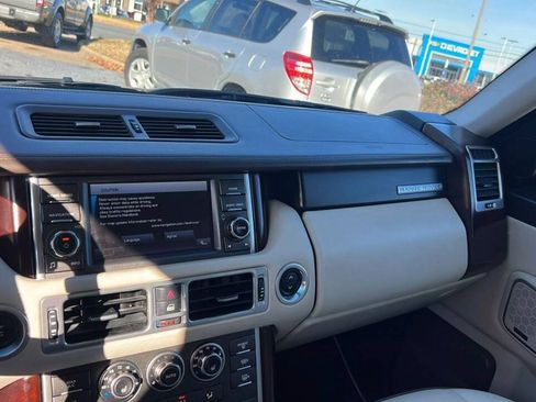 Used 2011 Land Rover Range Rover HSE AWD/4WD image 12
