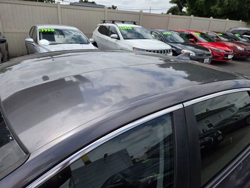Used 2018 Honda Clarity Touring image 7
