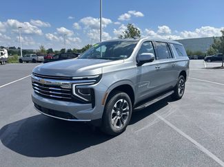 New 2026 Chevrolet Suburban LT w/ Comfort Package AWD/4WD video 3
