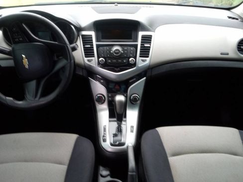 Used 2016 Chevrolet Cruze LS FWD image 13
