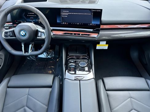 New 2026 BMW i5 eDrive40 w/ M Sport Package image 10