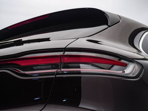 Used 2023 Porsche Macan Turbo AWD/4WD image 12