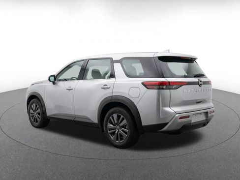 Used 2025 Nissan Pathfinder SV FWD image 6