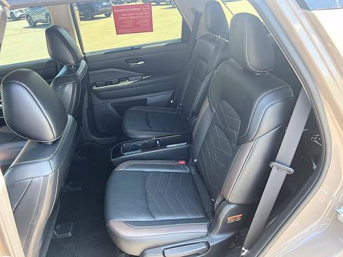 Certified 2023 Nissan Pathfinder Platinum AWD/4WD image 14