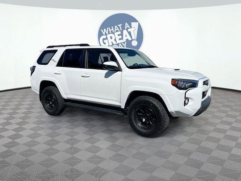 Used 2020 Toyota 4Runner TRD Off-Road image 3