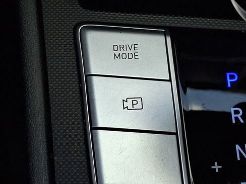 Used 2023 Hyundai Elantra SEL w/ Preferred Accessory Package image 25