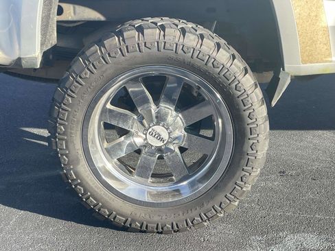 Used 2015 GMC Canyon SLE w/ All-Terrain Package image 11