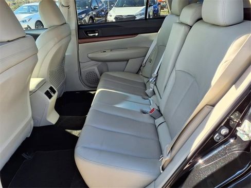 Used 2014 Subaru Outback 2.5i Limited image 9
