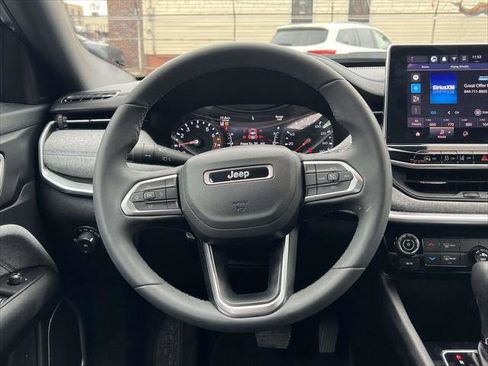 Used 2024 Jeep Compass Latitude image 15