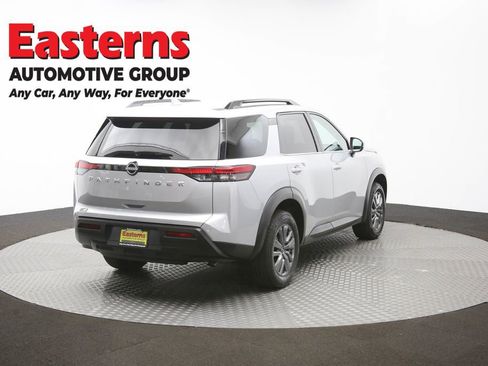 Used 2025 Nissan Pathfinder SV FWD image 39