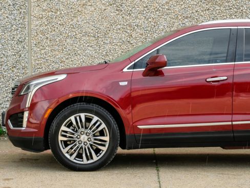 Used 2017 Cadillac XT5 Premium Luxury FWD image 12