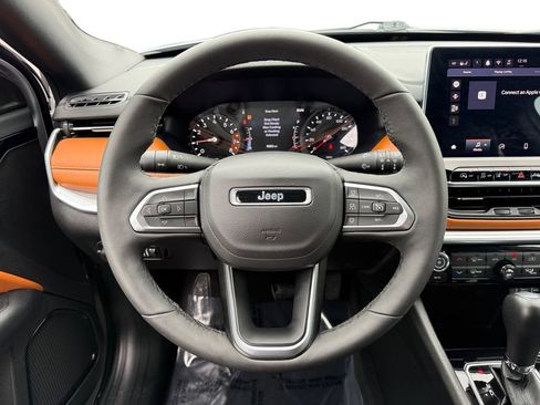 Used 2025 Jeep Compass Limited AWD/4WD image 12