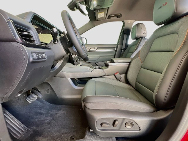 New 2027 GMC Terrain AT4 w/ Convenience Package III AWD/4WD image 15