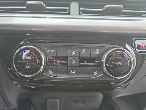 Used 2024 Chevrolet Trax LT w/ Driver Confidence Package image 27