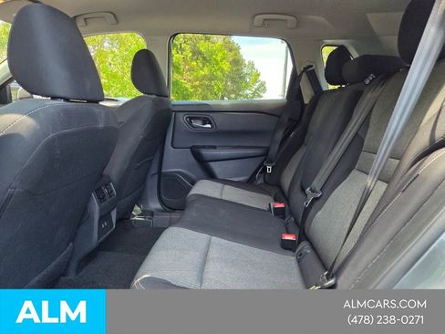 Used 2025 Nissan Rogue SV FWD image 7