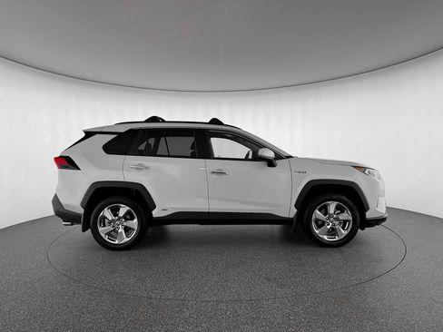 Used 2020 Toyota RAV4 Limited image 6