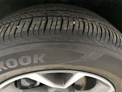 Used 2024 Chevrolet Trax LT w/ Driver Confidence Package image 23