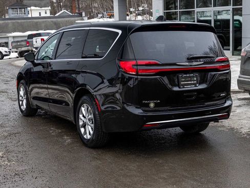New 2026 Chrysler Pacifica Select AWD/4WD image 6