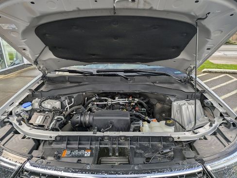 Used 2023 Ford Explorer XLT w/ Equipment Group 202A image 36