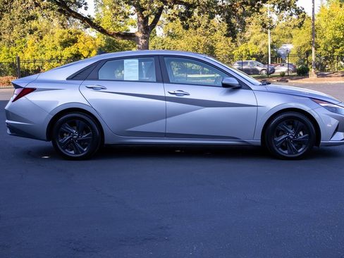 Used 2022 Hyundai Elantra SEL w/ Preferred Accessory Package image 6