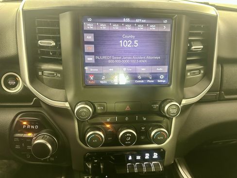 Used 2019 RAM 1500 Big Horn AWD/4WD image 18