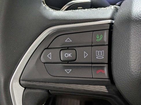 Used 2023 Jeep Grand Cherokee L Laredo RWD image 27