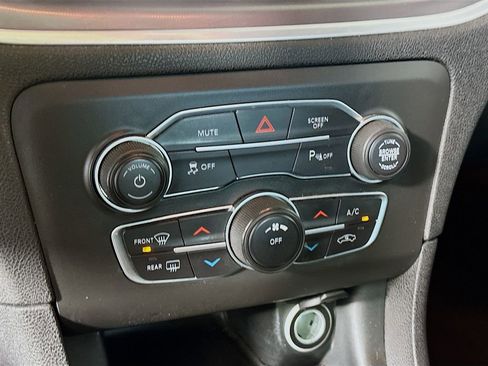 Used 2022 Dodge Charger SXT RWD image 15