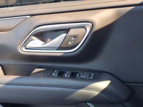 Used 2022 GMC Yukon SLE w/ Gmc Pro Safety Plus Package image 22