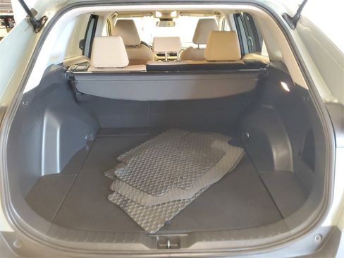 Used 2020 Toyota RAV4 XLE image 8