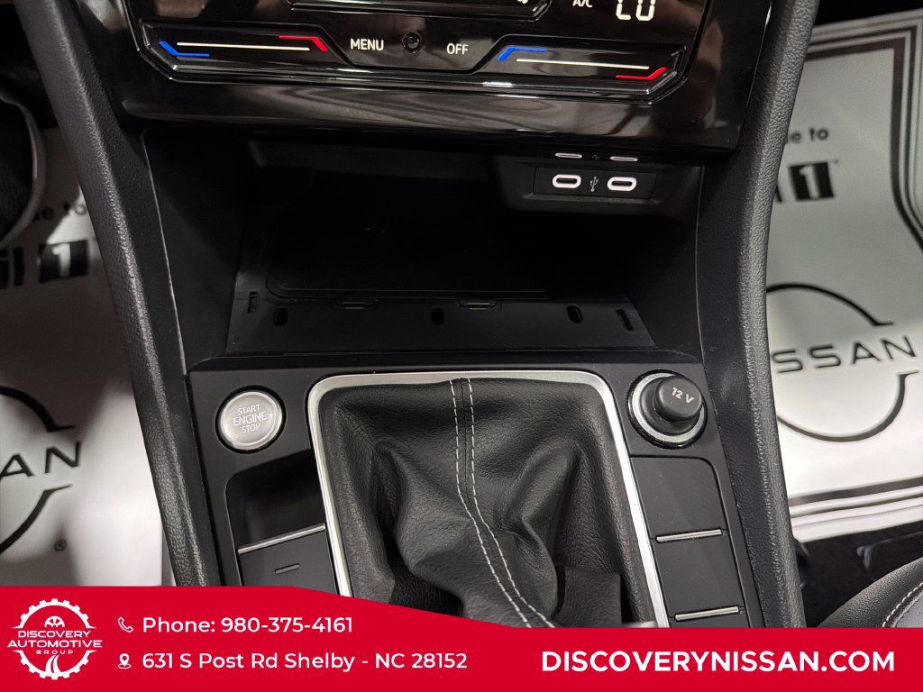Used 2025 Volkswagen Jetta SE FWD image 22
