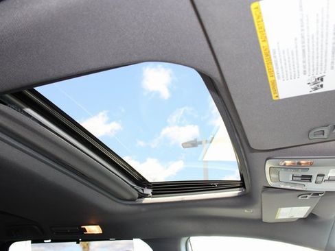 Used 2023 Toyota Sienna XSE w/ XSE Plus Package image 6