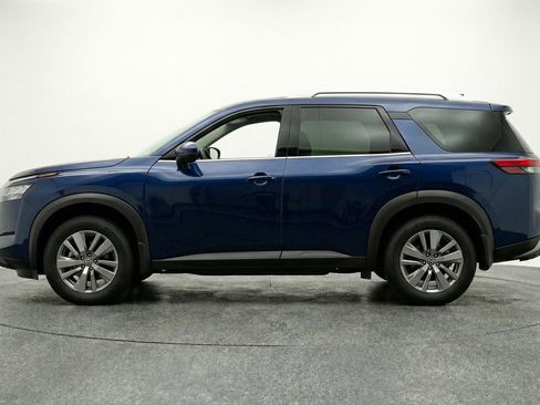 Used 2025 Nissan Pathfinder SV AWD/4WD image 5