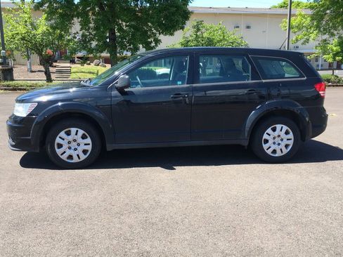 Used 2015 Dodge Journey American Value Package FWD image 3